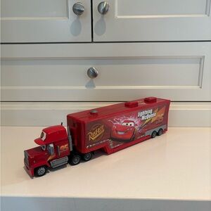 Cars Lightning McQueen Mac and Trailer